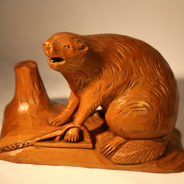 Screaming beaver wood carving